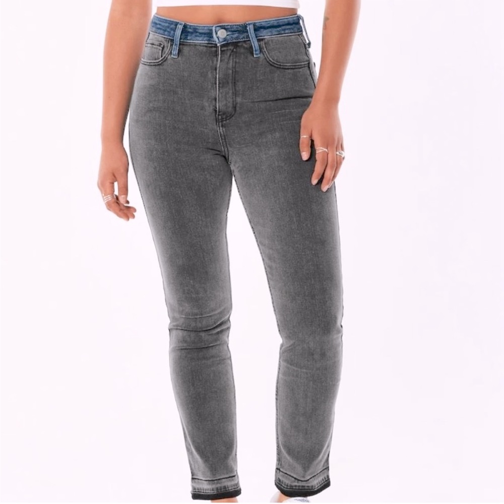 ULTRA HIGH-RISE BLACK CONTRAST WAIST SKINNY ANKLE JEAN SIZES 19S and 00L